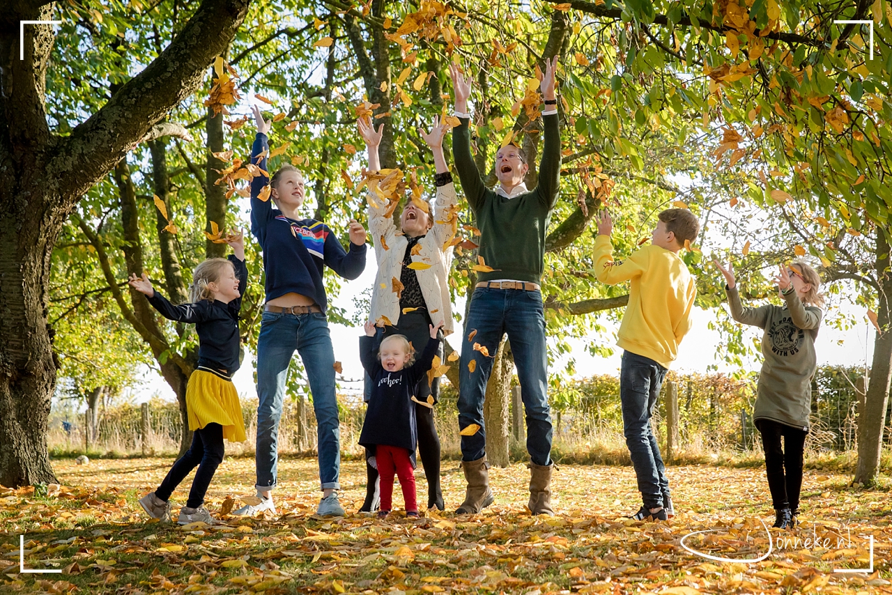 Gezinsshoot in de herfst