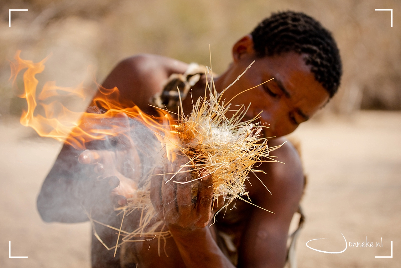 Bij de Bosjesmannen (San-people)
